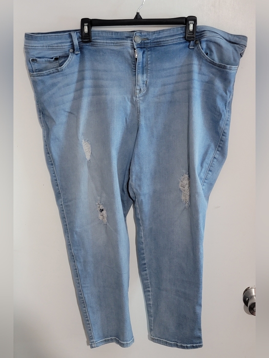torrid Denim - Torrid Light Blue Distressed Women’s Cropped Jeans